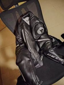 Dainese Avro 4 Motorcycle Black Leather Jacket - MotorBike Squad (Mastercopy) photo review